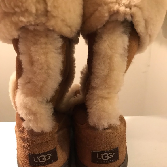 UGG Winter Boots - Picture 2 of 5